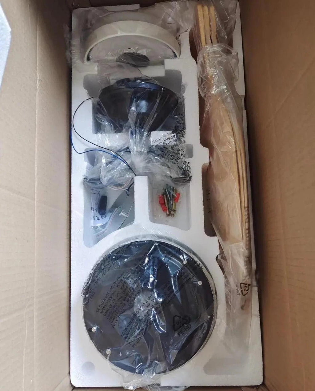 Ventilador de teto moderno com controle remoto - ZenithBreeze